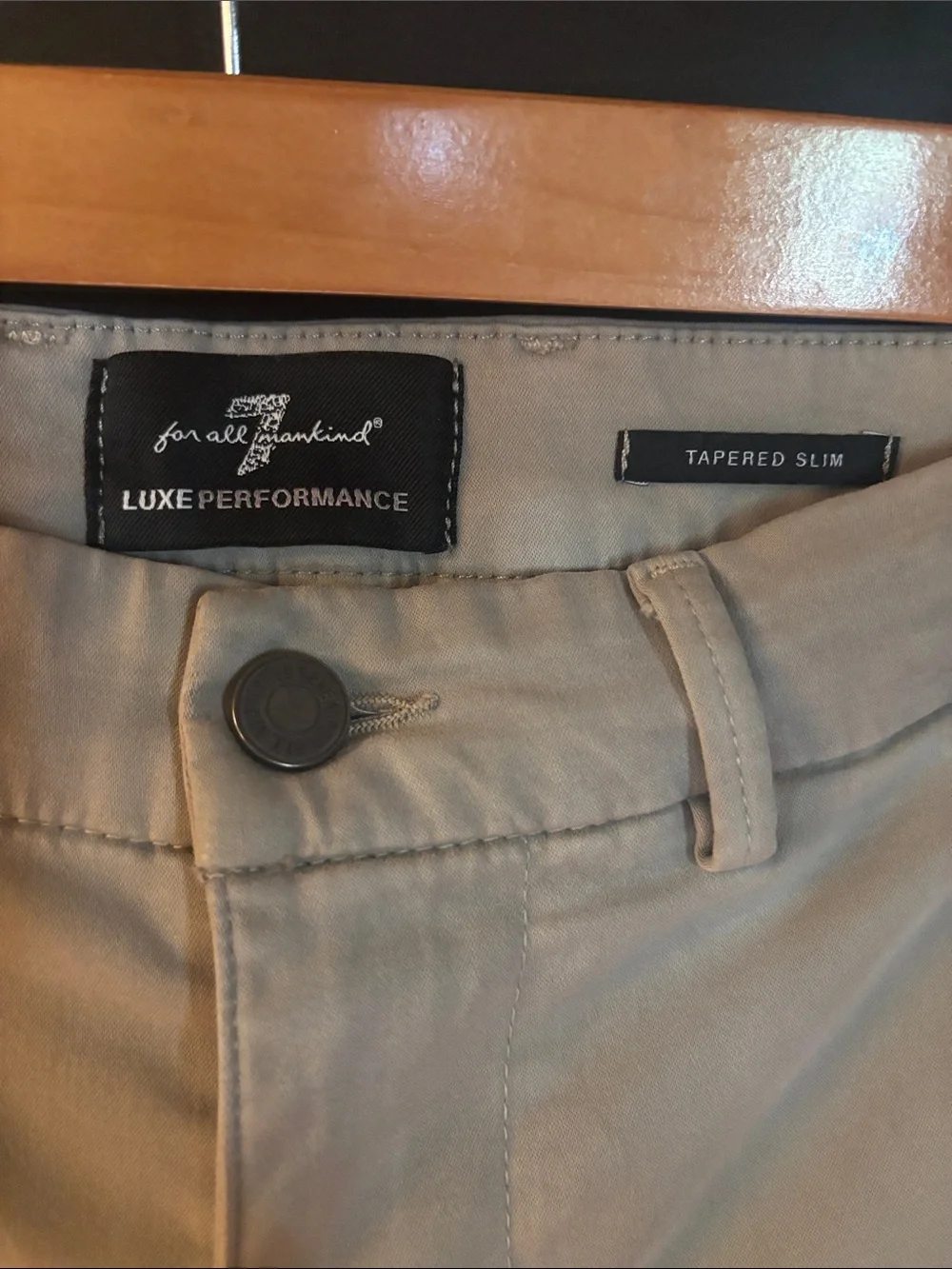 WOMEN’s 7 For All Mankind Slim Chino Luxe Performance Sateen  Pants in Tan